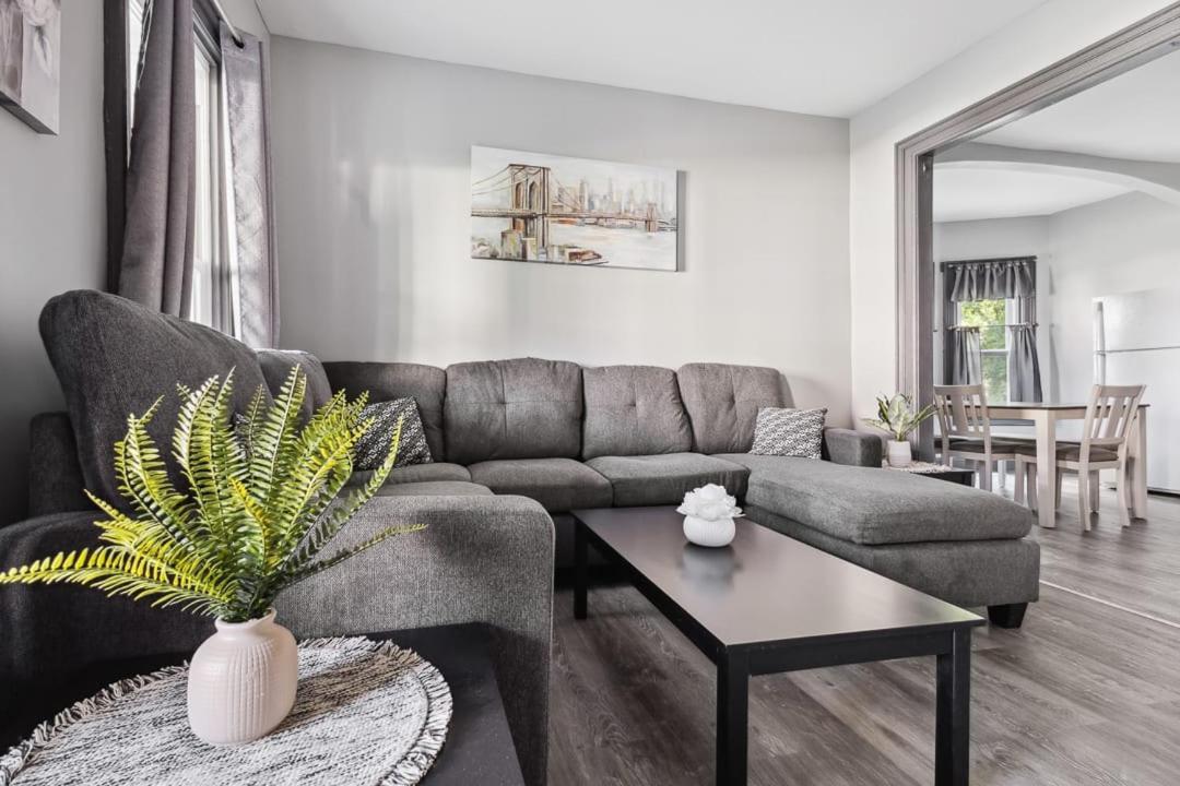 Spacious 6Br 2Ba Minutes For The Falls & Casino Ниагара-Фолс Экстерьер фото