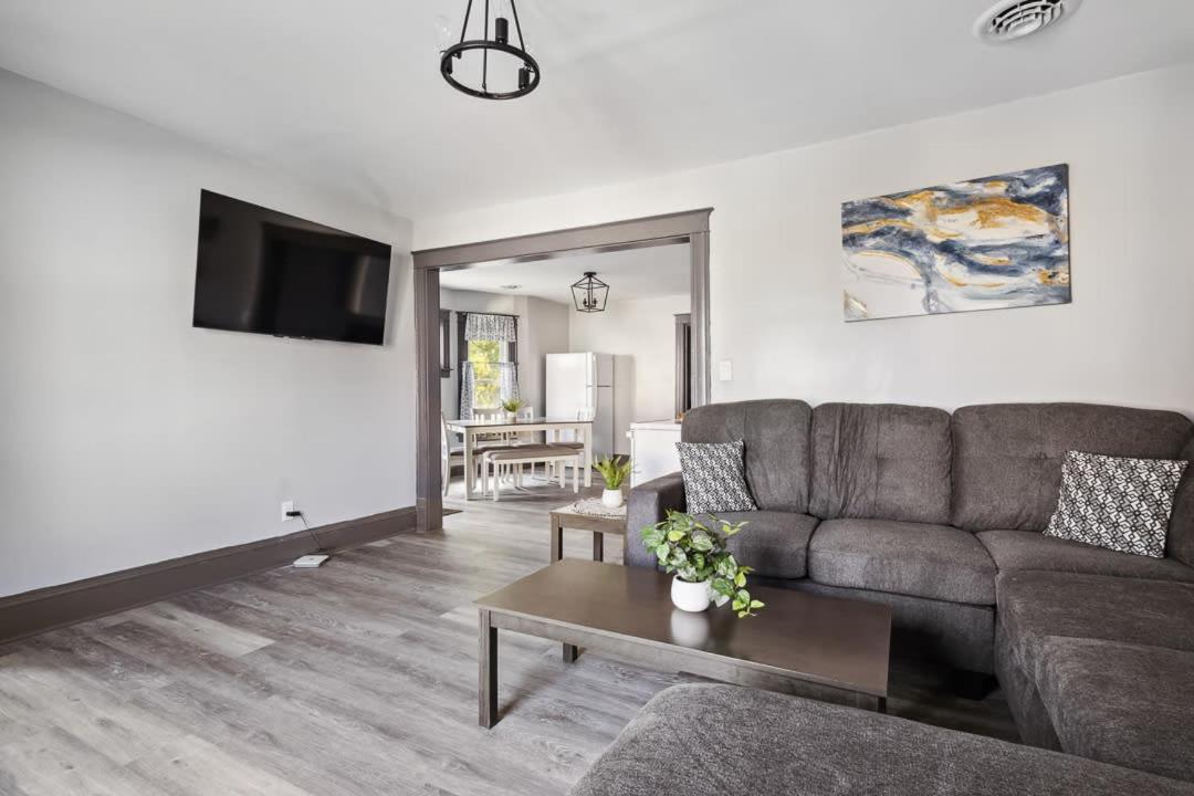 Spacious 6Br 2Ba Minutes For The Falls & Casino Ниагара-Фолс Экстерьер фото