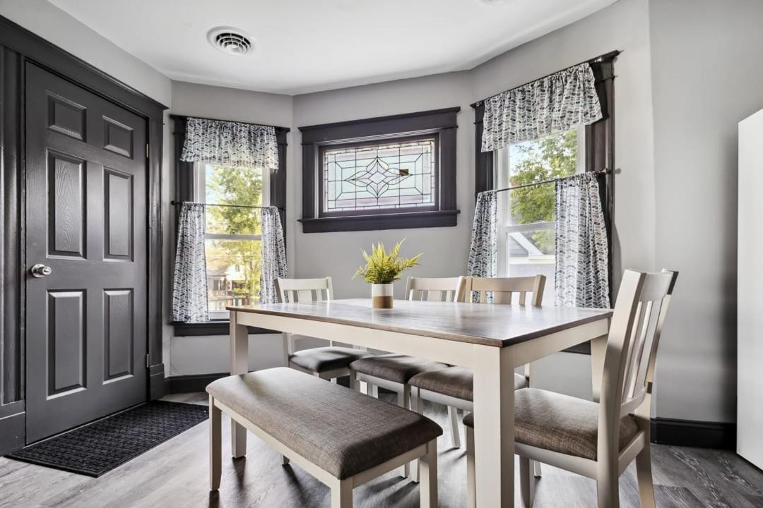 Spacious 6Br 2Ba Minutes For The Falls & Casino Ниагара-Фолс Экстерьер фото