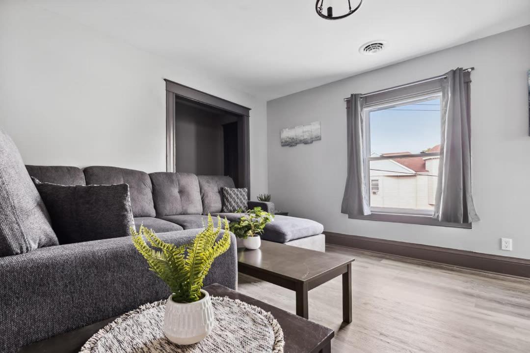 Spacious 6Br 2Ba Minutes For The Falls & Casino Ниагара-Фолс Экстерьер фото