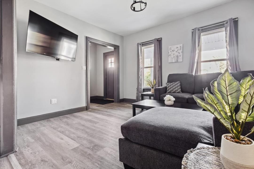 Spacious 6Br 2Ba Minutes For The Falls & Casino Ниагара-Фолс Экстерьер фото